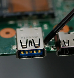 Замена USB разъема на снятой плате без разбора / сборки.